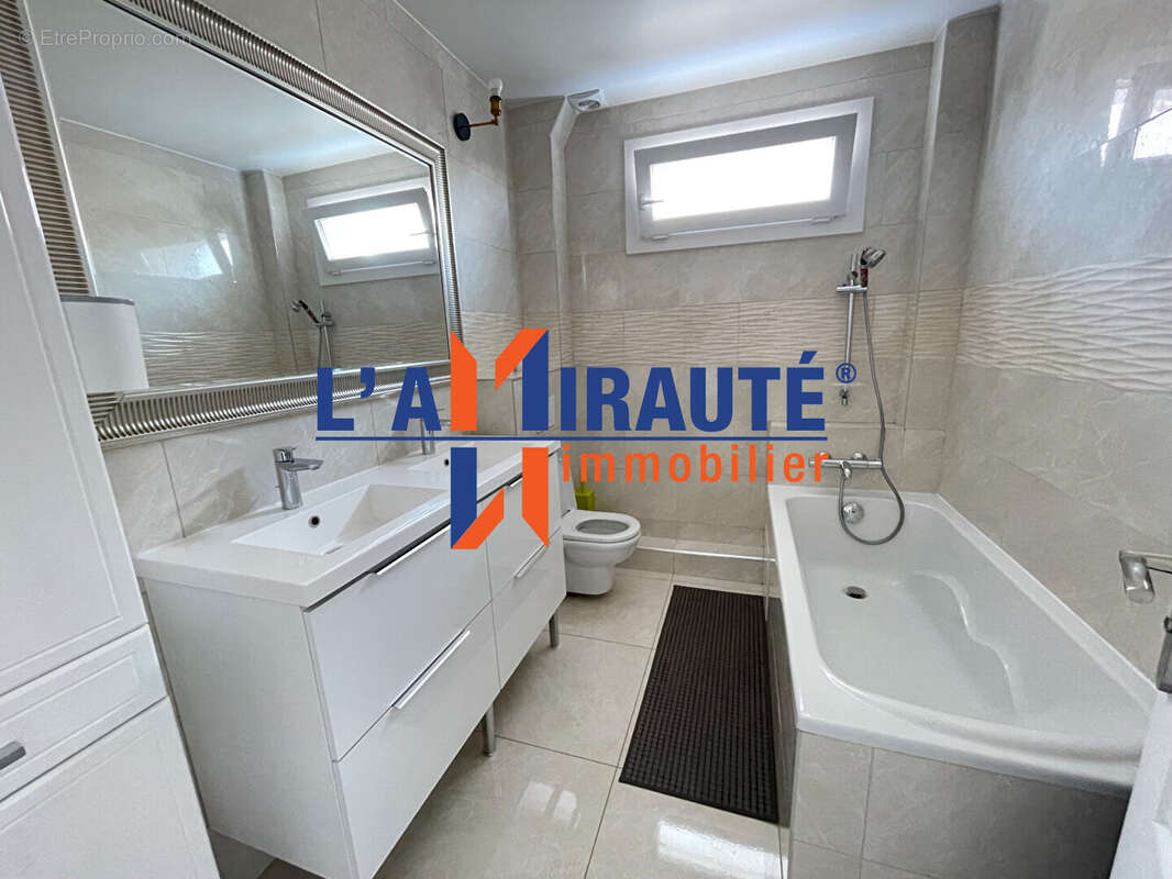 Maison à SARTROUVILLE