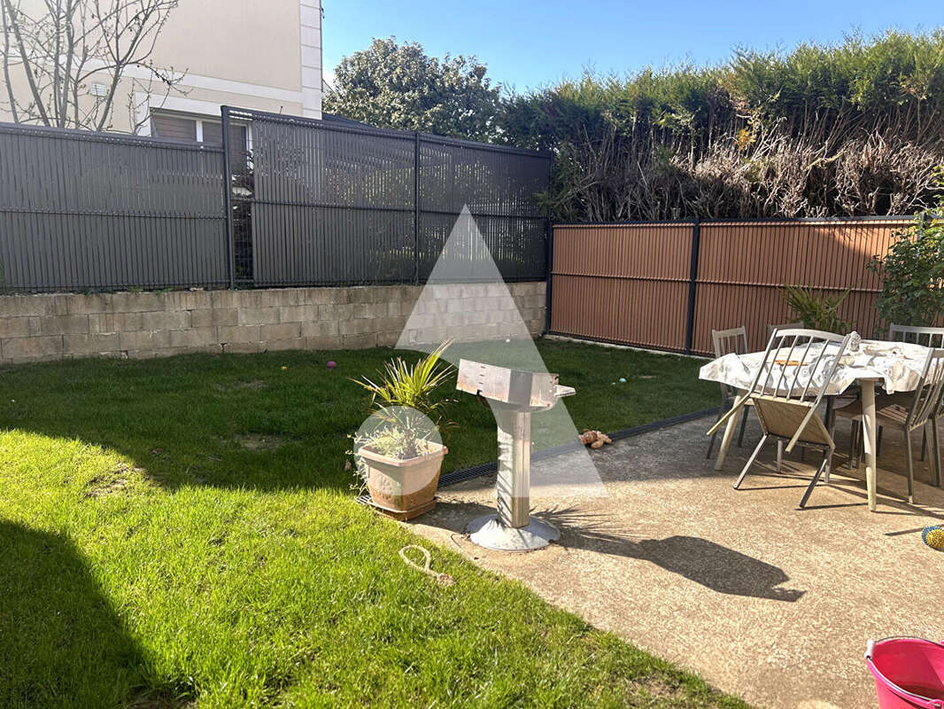 Maison à JANVILLE-SUR-JUINE