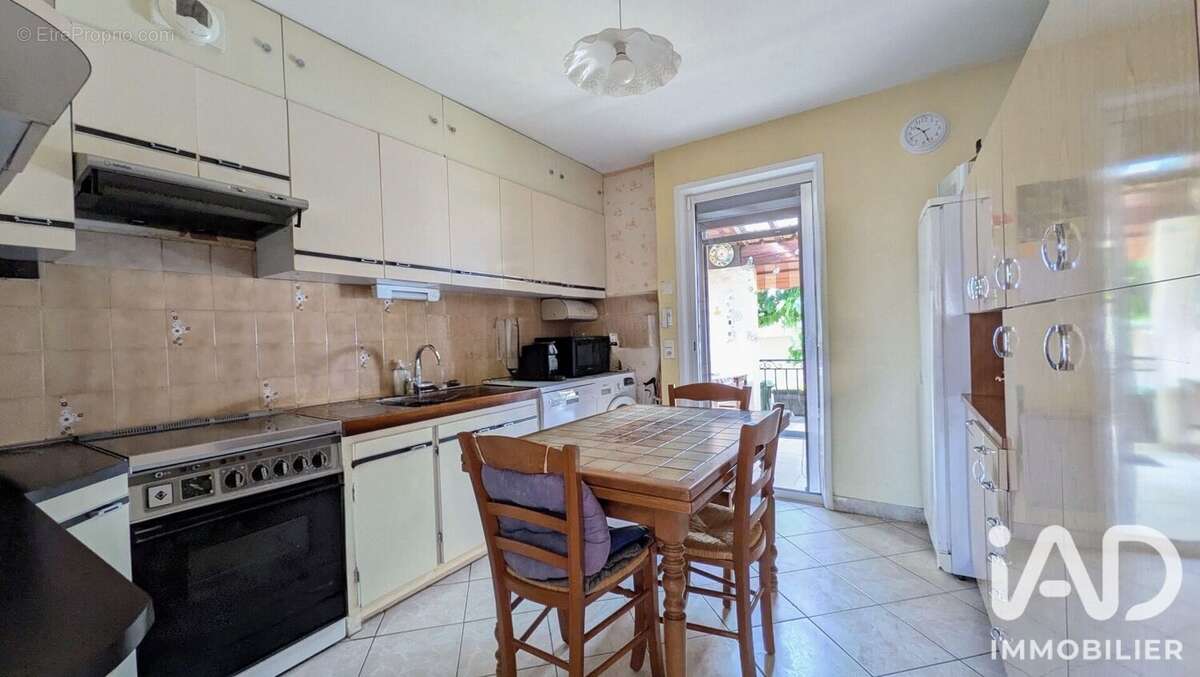 Maison 134 m² à La Farlede  - photo 6