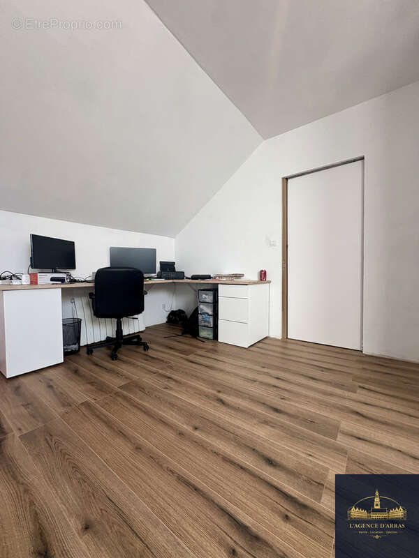 Maison individuelle avec sous-sol complet   113 m2   Fort potentiel   Béthune - photo 8