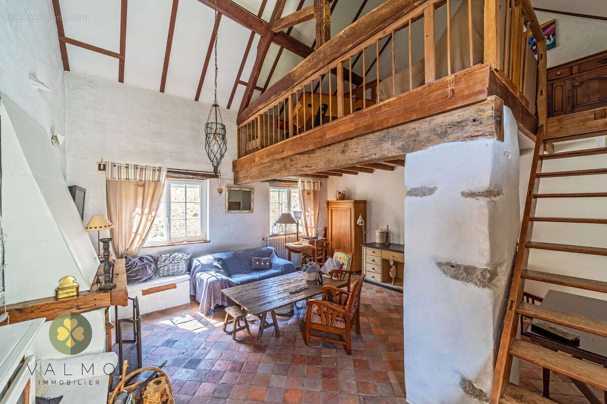 Maison de caractère en pierre   Charme, authenticité et dépendances - photo 12