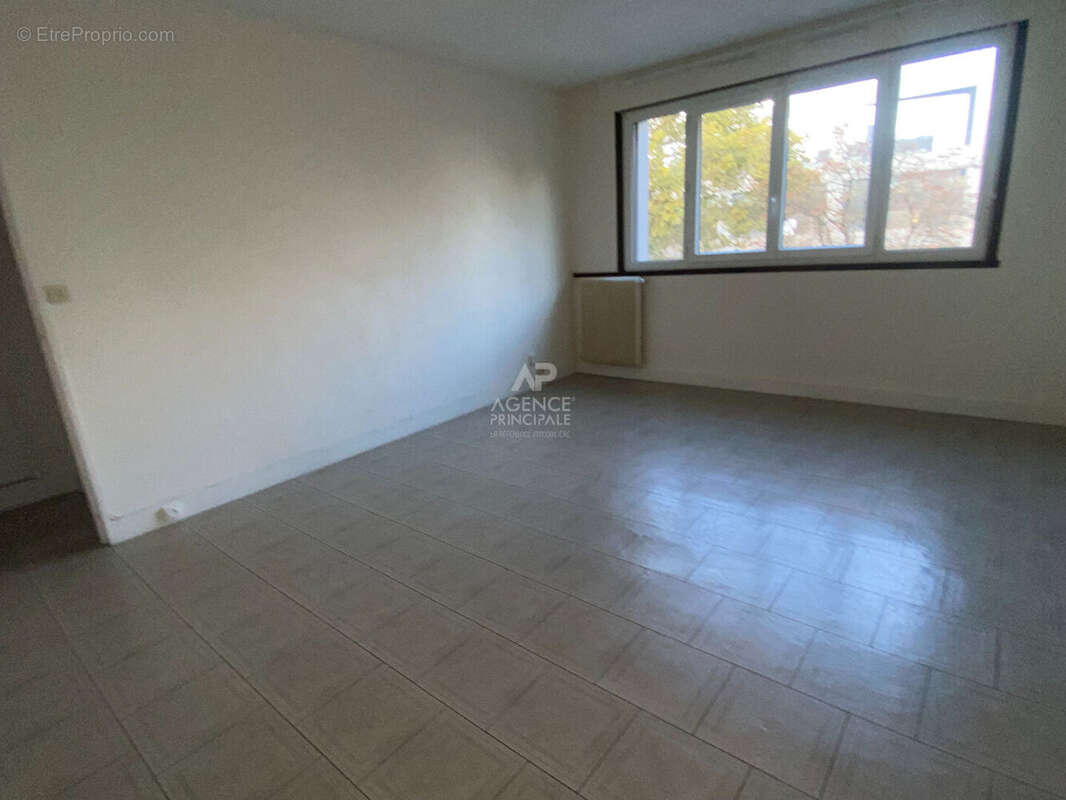 Appartement à NANTERRE