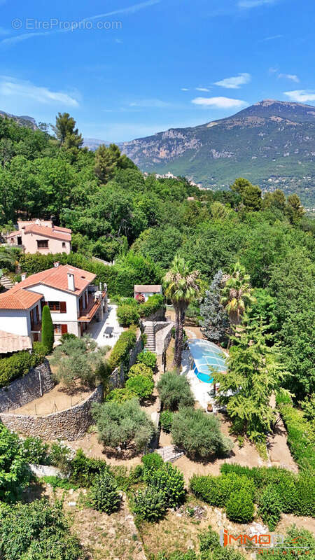 Maison 165 m² à Le Bar-Sur-Loup  - photo 2