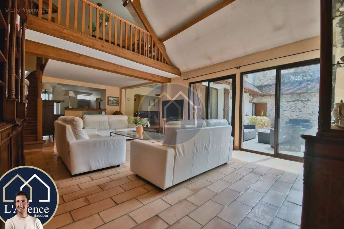 Maison à MONDONVILLE-SAINT-JEAN