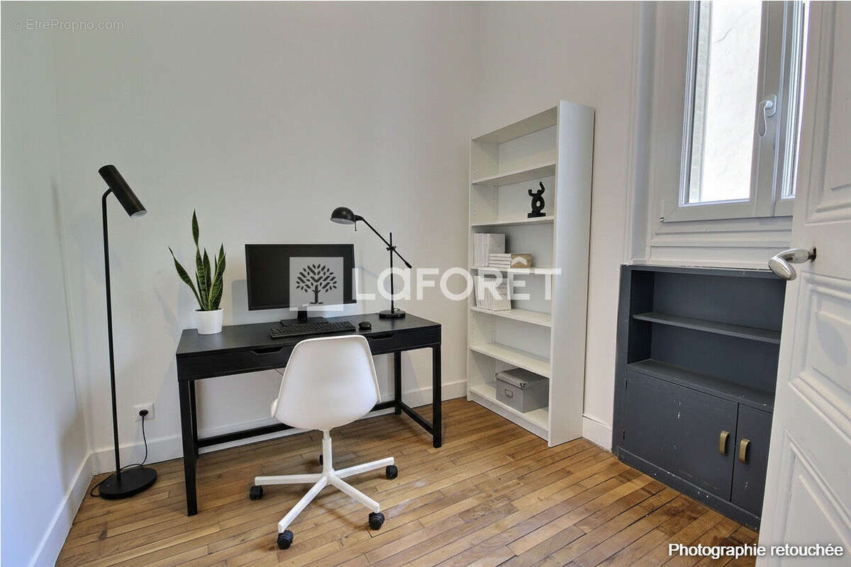 Appartement à COURBEVOIE