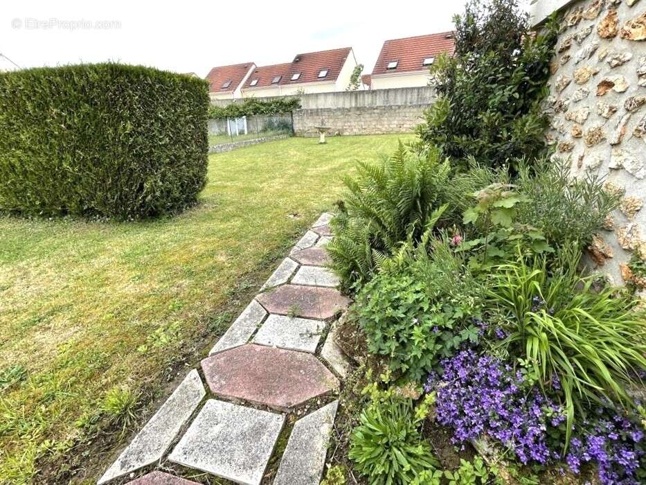 Maison 80 m² à Fontenay-Tresigny  - photo 7