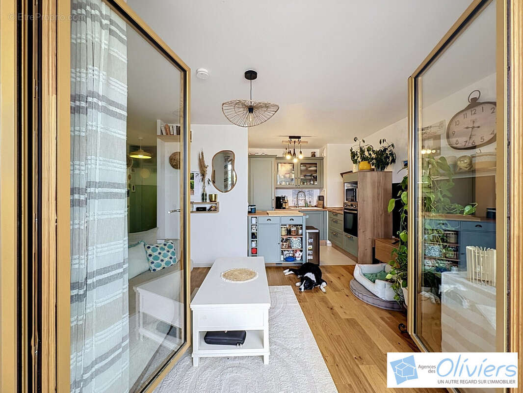 Appartement à VOISINS-LE-BRETONNEUX