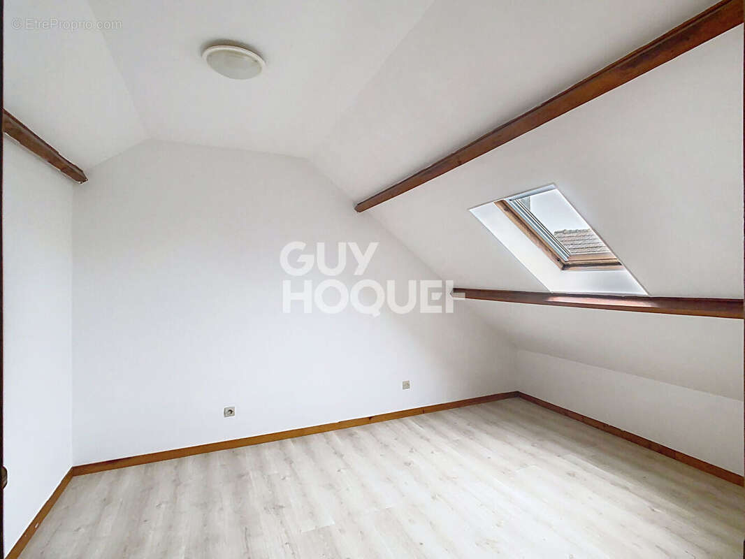 Appartement à RUSSY-BEMONT