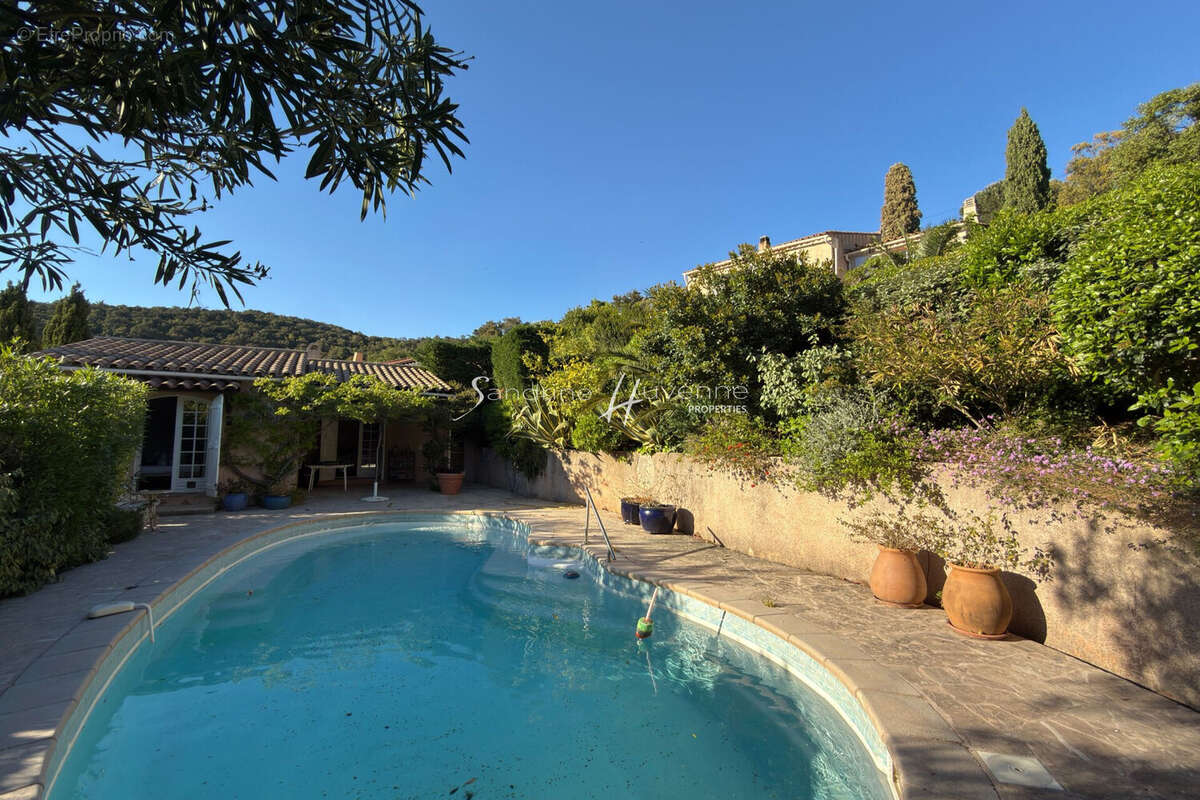 Maison à La Croix-Valmer  - photo 2