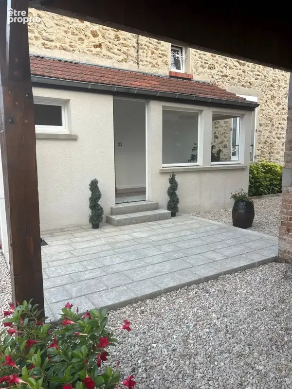 Maison meulière avec dépendance - photo 2