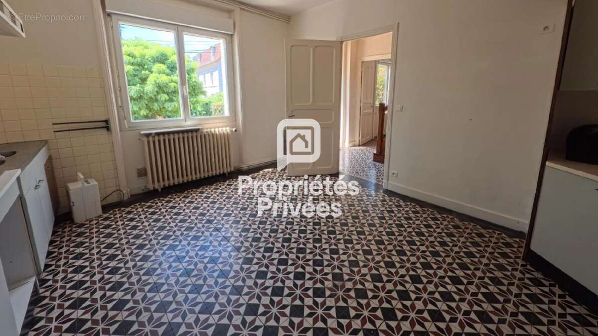 Nontron (24300) --- maison des années 30 au charme préservé --- - photo 5