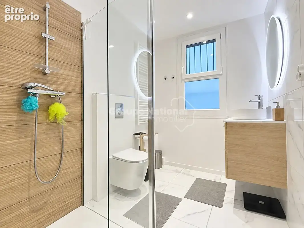 Magnifique maison entièrement rénovée avec extérieur et grand garage ! - photo 5