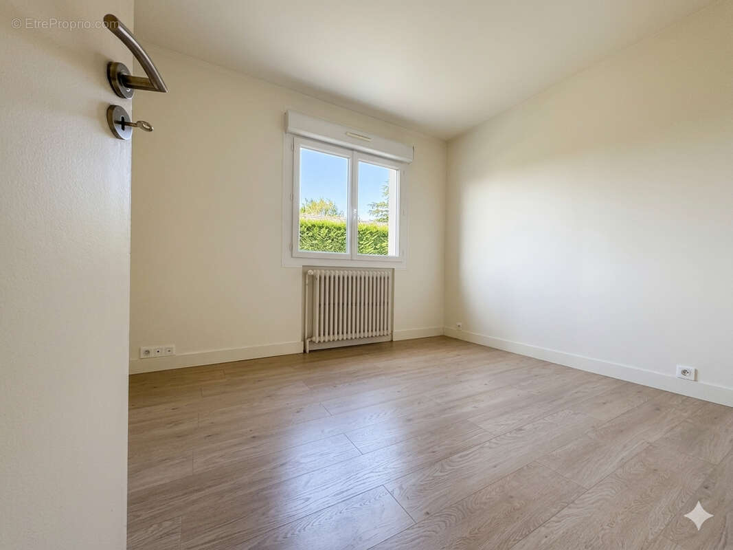 Maison 110 m2 - 4 chambres - photo 5