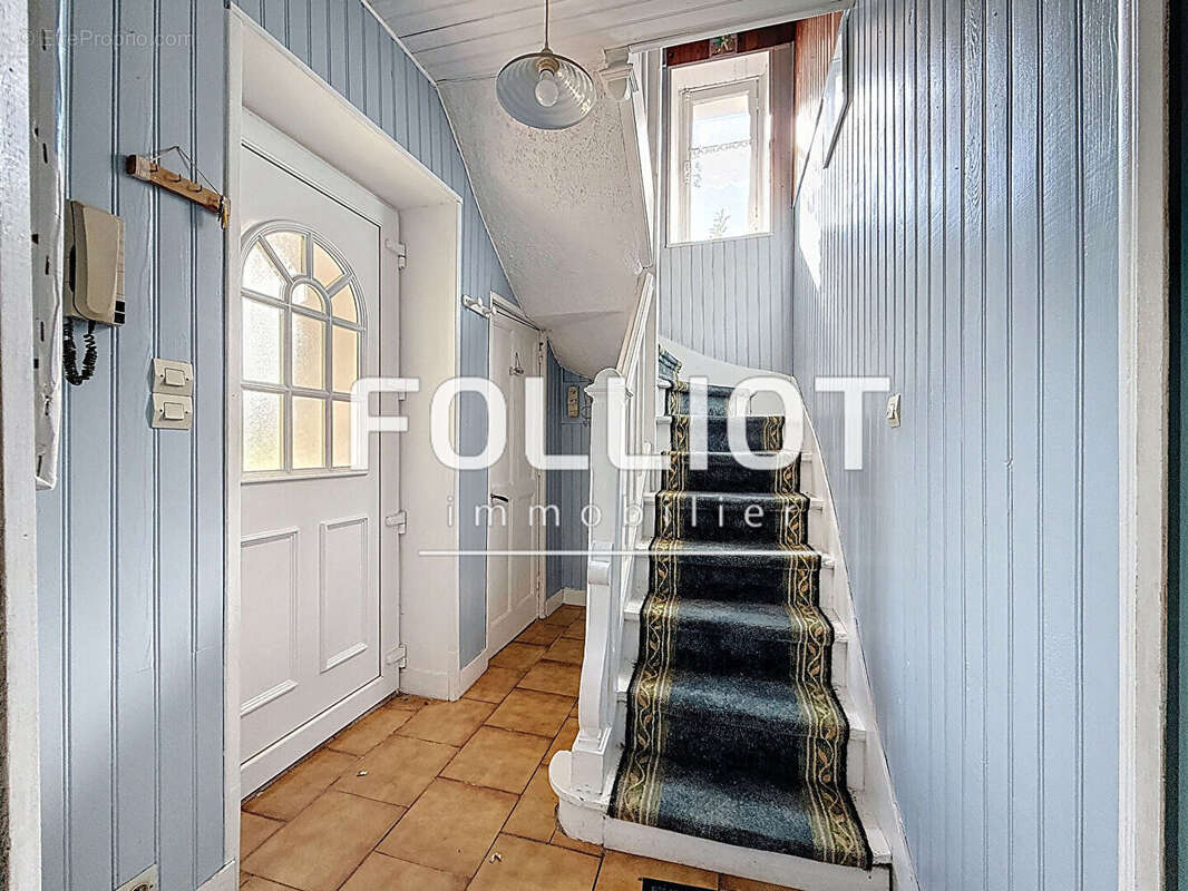 Maison à DONVILLE-LES-BAINS