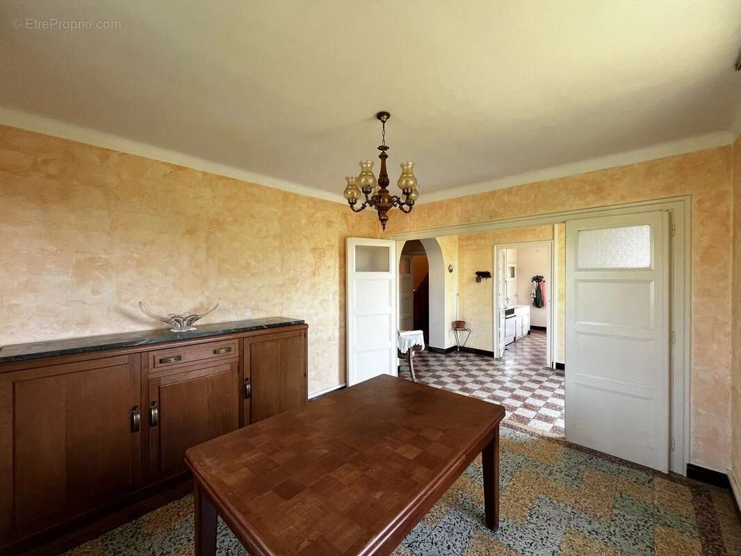 Maison à ANNOISIN-CHATELANS