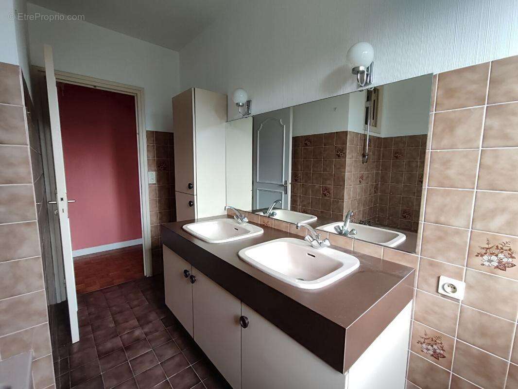 MAISON 29140 ROSPORDEN, quartier résidentiel - photo 11