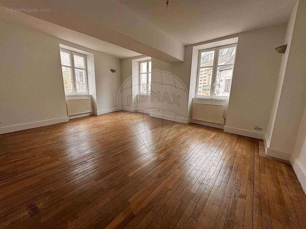 Autre à SAINT-PIERRE-LE-MOUTIER