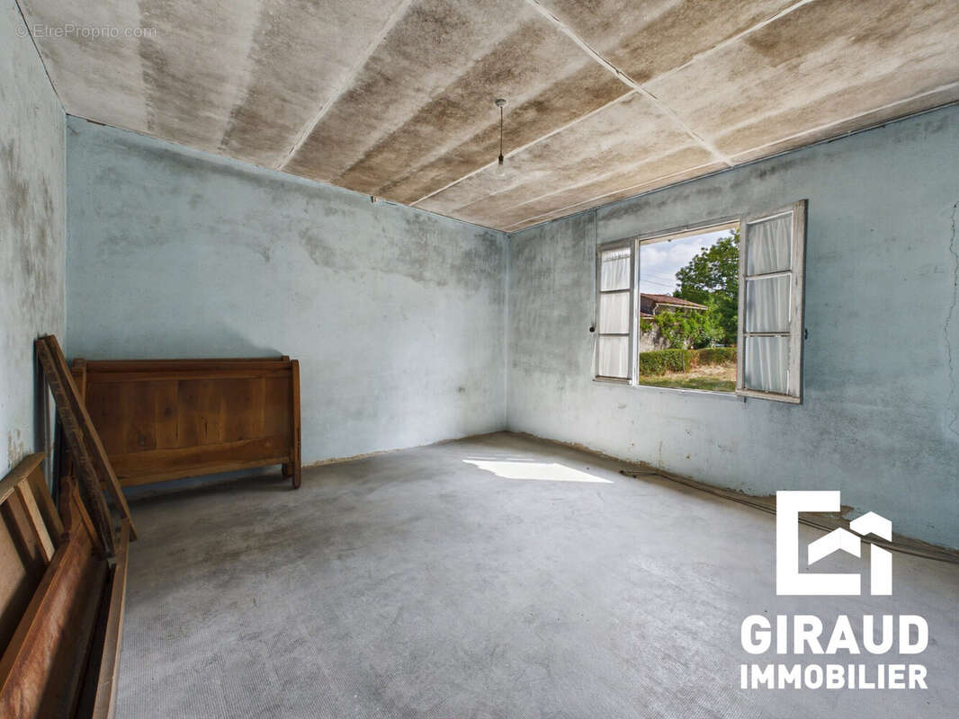 Maison 159 m² à Puy-De-Serre  - photo 3