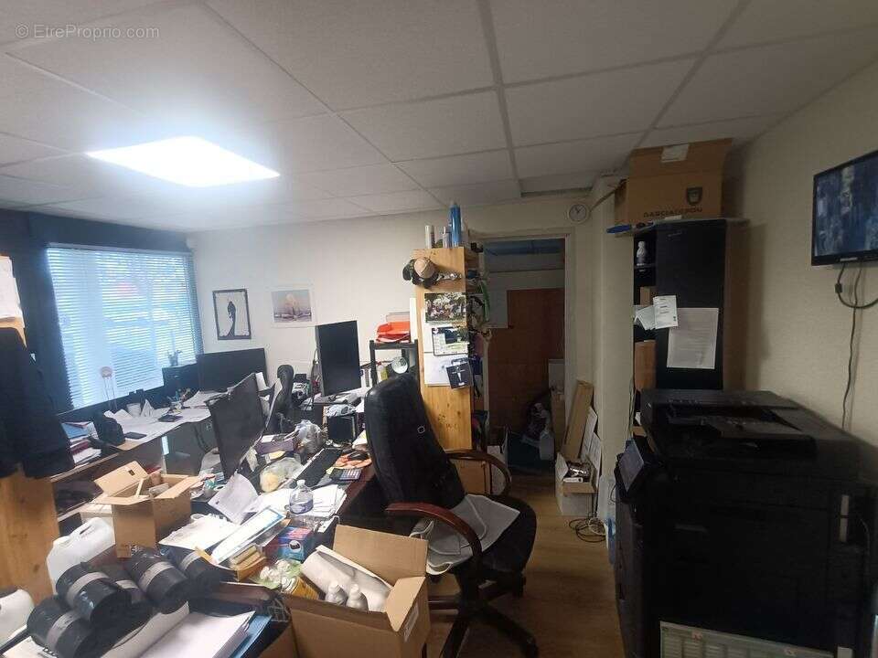 Commerce à CHARNAY-LES-MACON