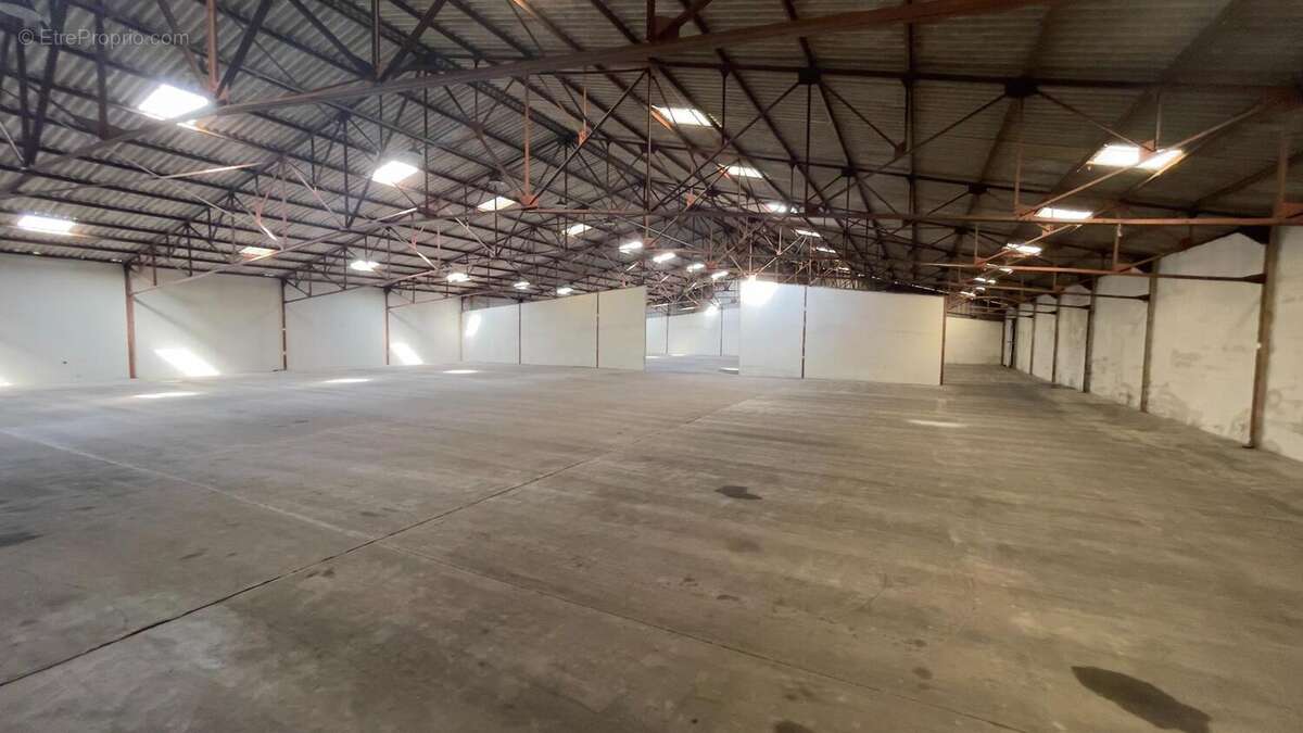 Photo 2 - Commerce à MAYENNE