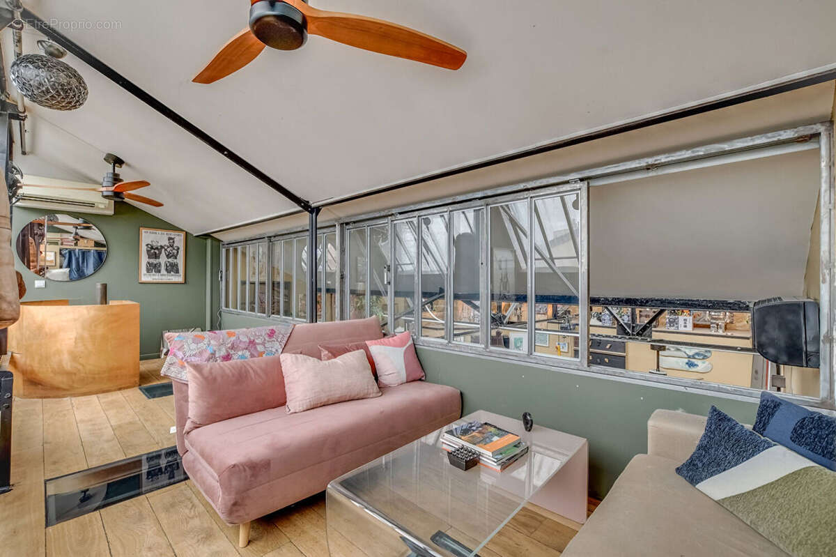 Appartement à LES LILAS