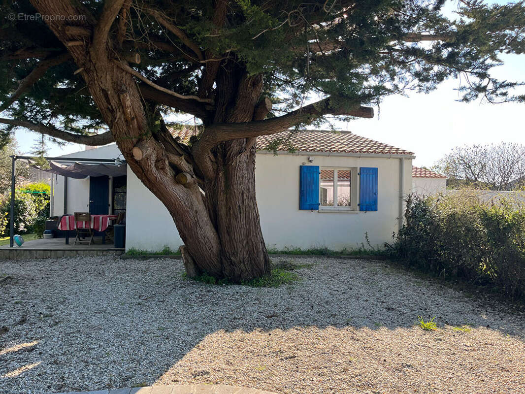 Maison à LA BREE-LES-BAINS