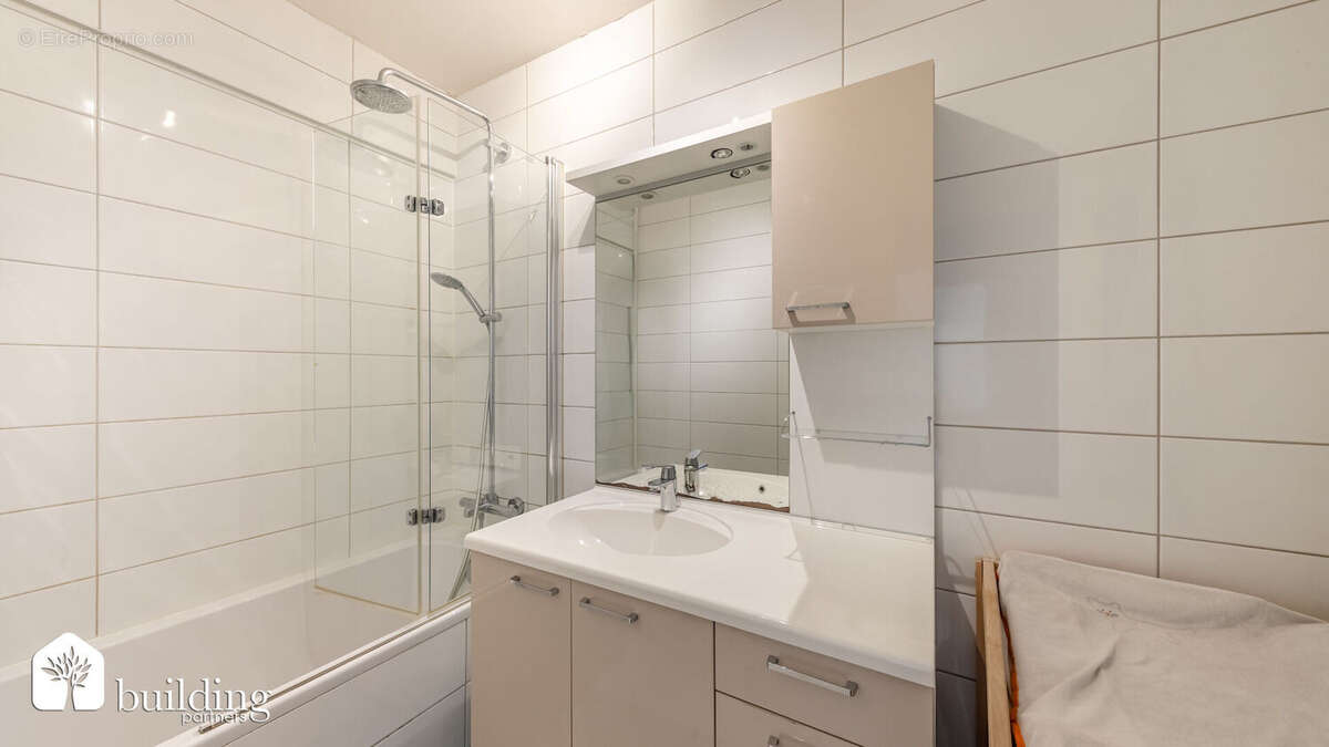 A vendre - Levallois-Perret - Anatole France - Appartement 3 pièces de 60.07m² avec balcon de 5m2 - photo 13
