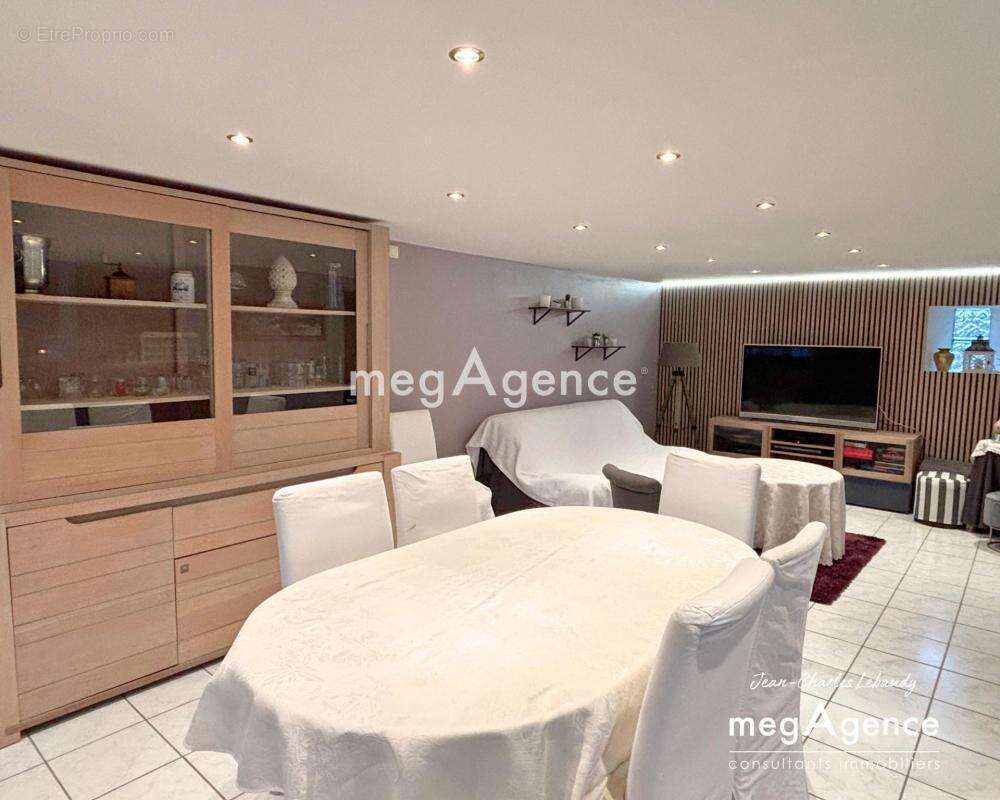 Maison à JULLOUVILLE