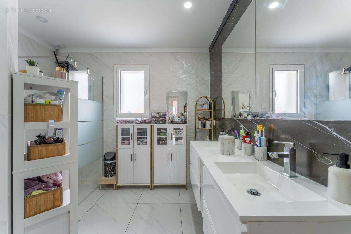 Maison à COULOUNIEIX-CHAMIERS