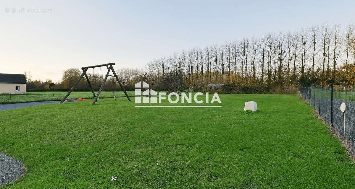 Terrain à DOL-DE-BRETAGNE