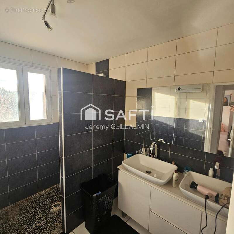 Photo 8 - Maison à SAINT-REMY-EN-ROLLAT