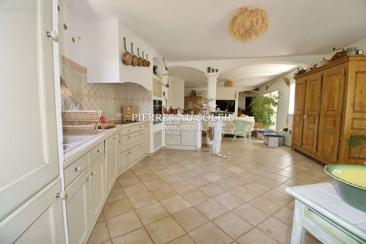 Maison 140 m² à La Tour-Sur-Orb  - photo 3