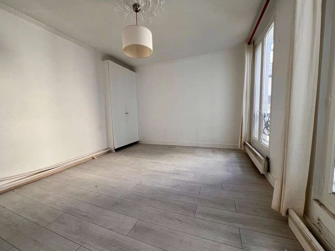 Appartement à PARIS-7E
