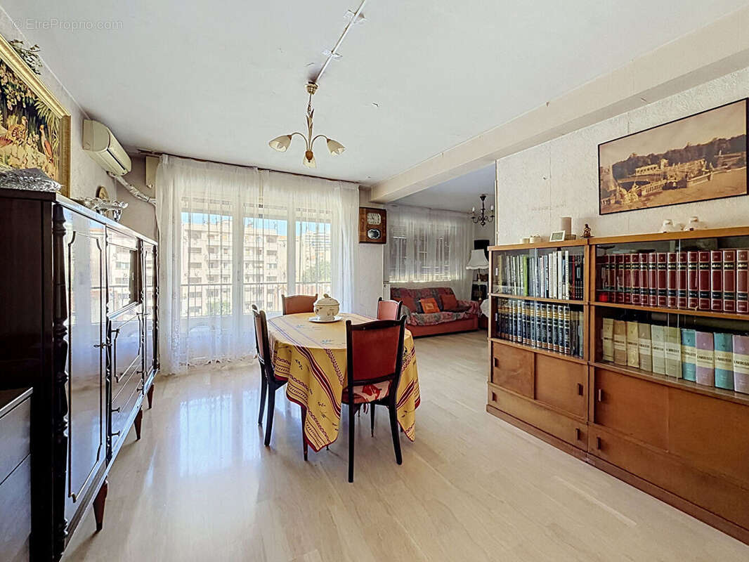 Appartement à MARSEILLE-4E