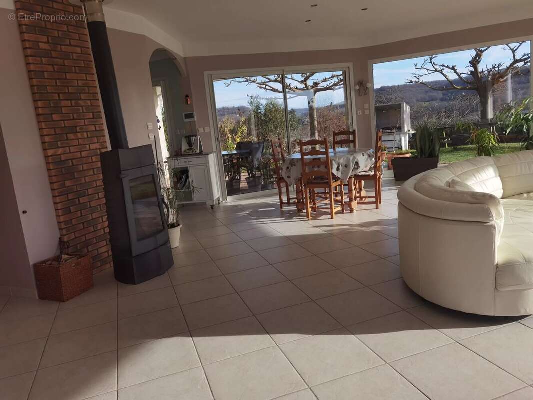 Maison à SAINTE-JULIETTE