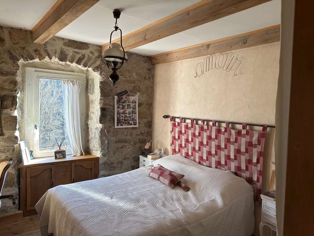 Maison à SAINT-PIERRE-SUR-DOUX