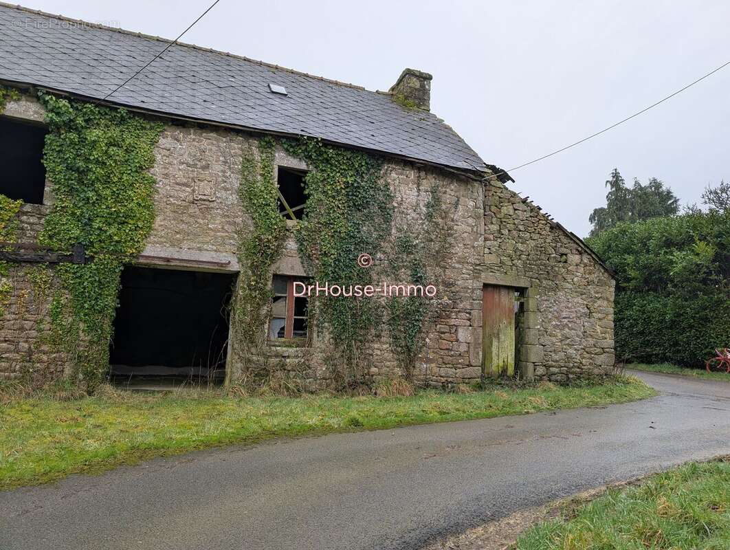Maison à SAINT-GILLES-DU-MENE