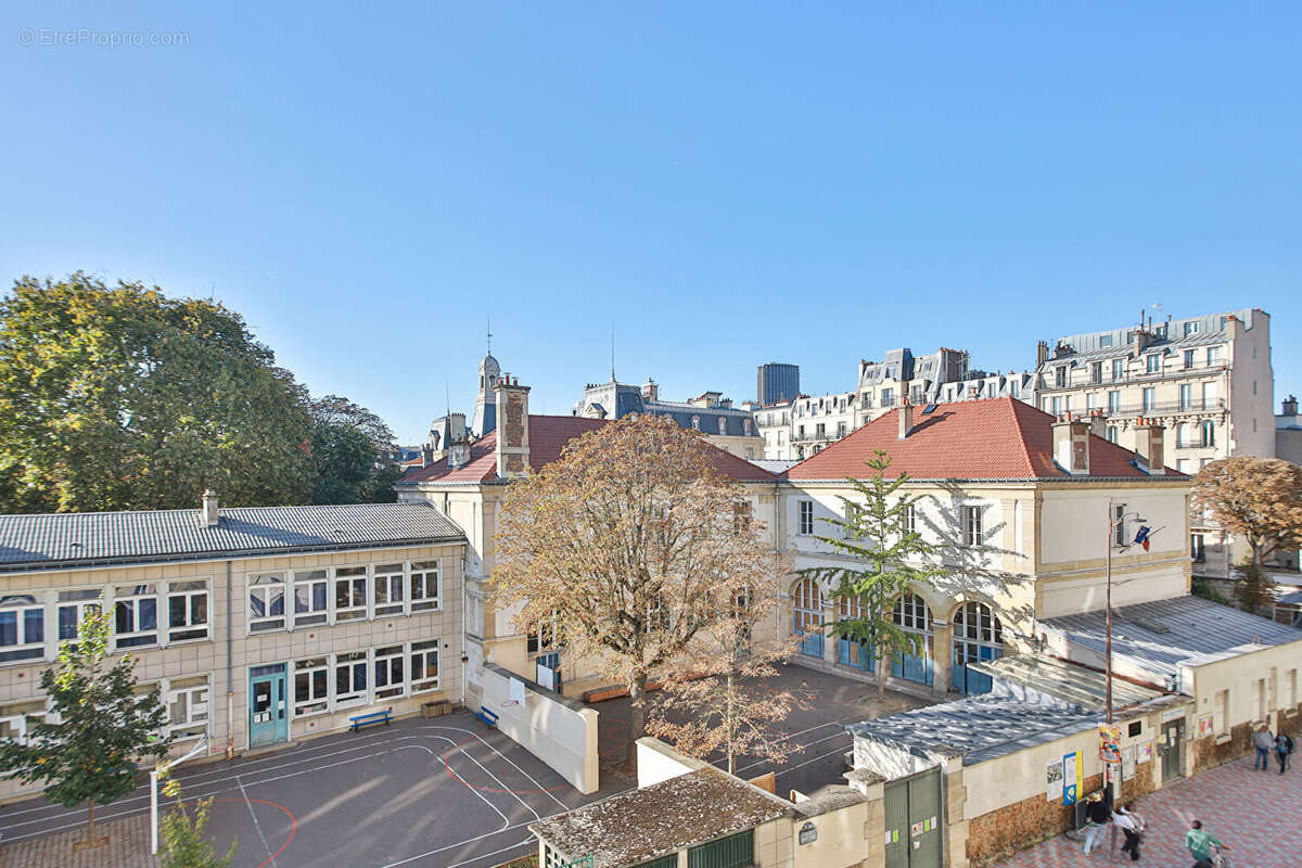 Appartement à PARIS-14E