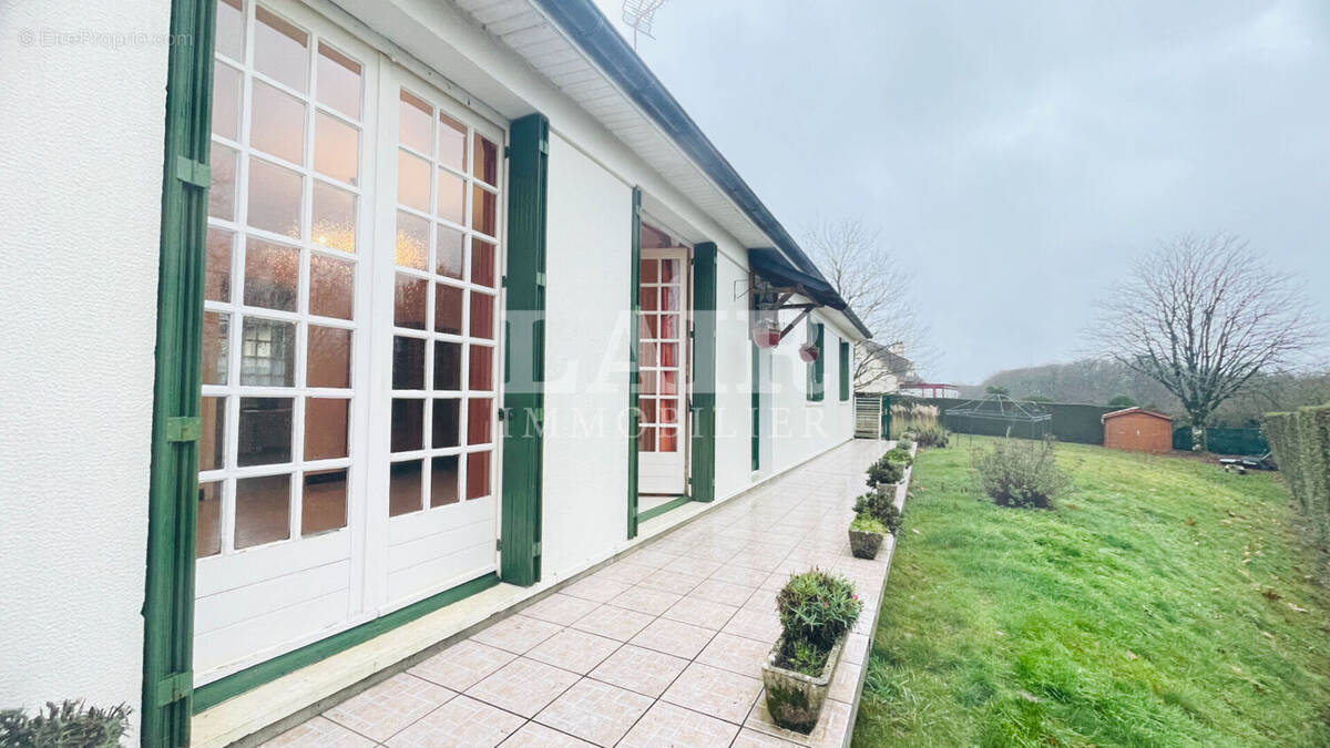 Maison à GESNES-LE-GANDELIN