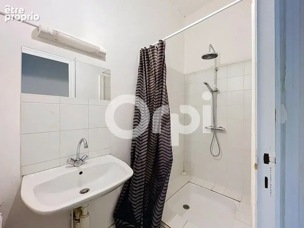Demeure de caractère en pierre (179 m²) – Charme, volumes & potentiel mixte - photo 20