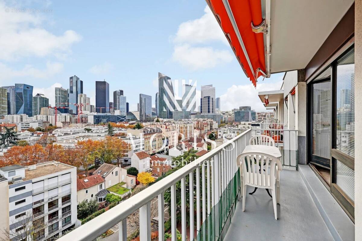 Appartement à COURBEVOIE