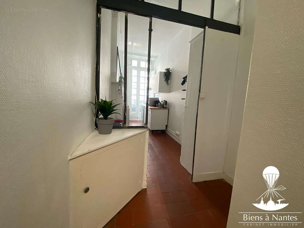 A vendre appartement Nantes Centre T2 avec du cachet - photo 2