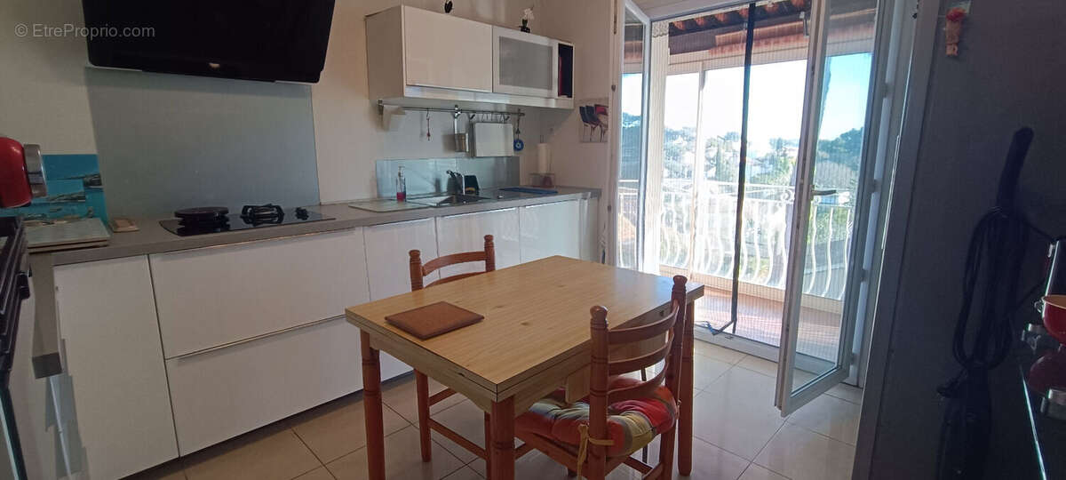 ** Sud ** MAISON Double ** Terrasse & Piscine ** Vue Dégagée ** (83500) LA SEYNE SUR MER **ur Mer 6 pièce(s) - photo 10