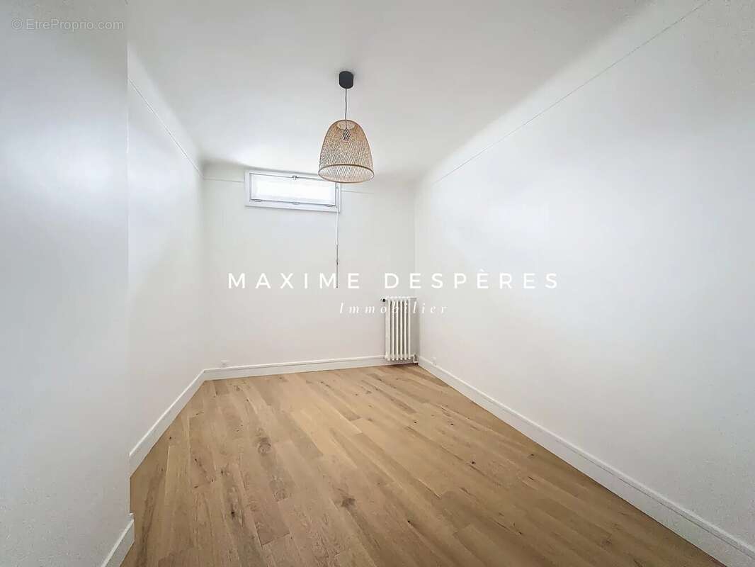 Appartement à COURBEVOIE
