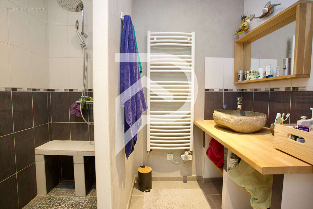 Maison à ARS-SUR-FORMANS