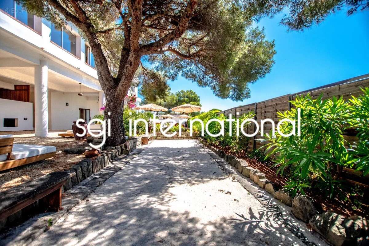 Maison à LES ISSAMBRES