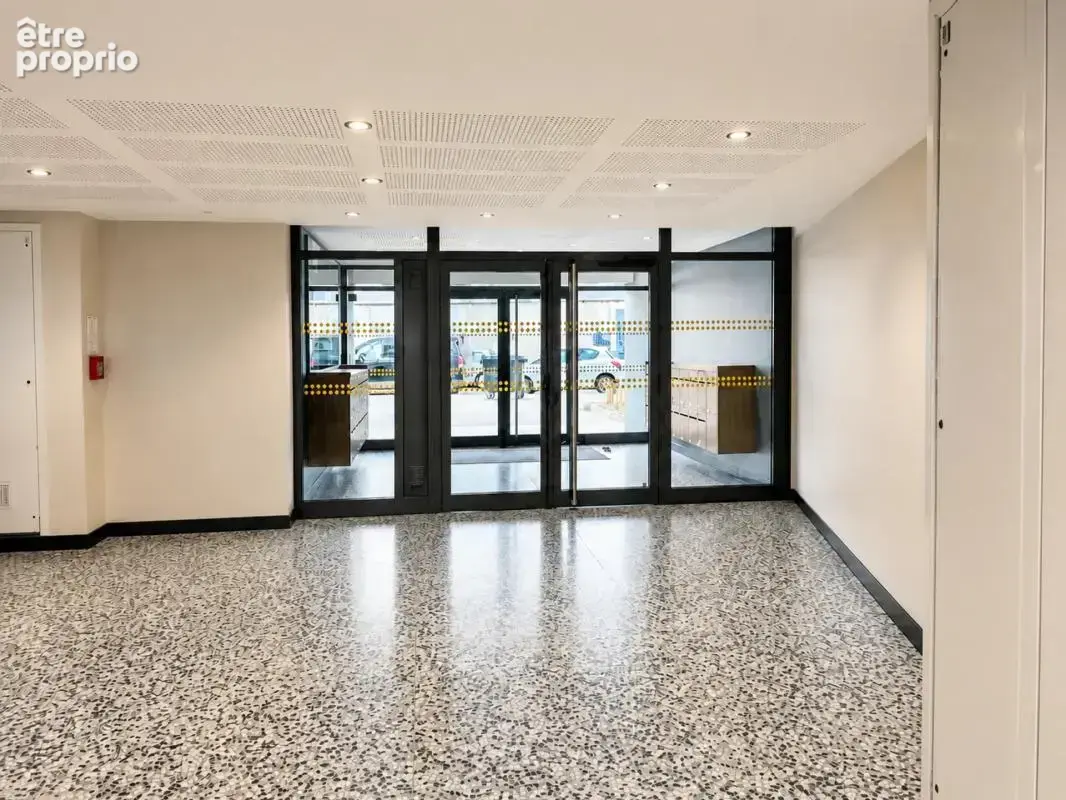 Clermont-Ferrand, Allées Blatin – T1 récent terrasse et jardin - photo 9