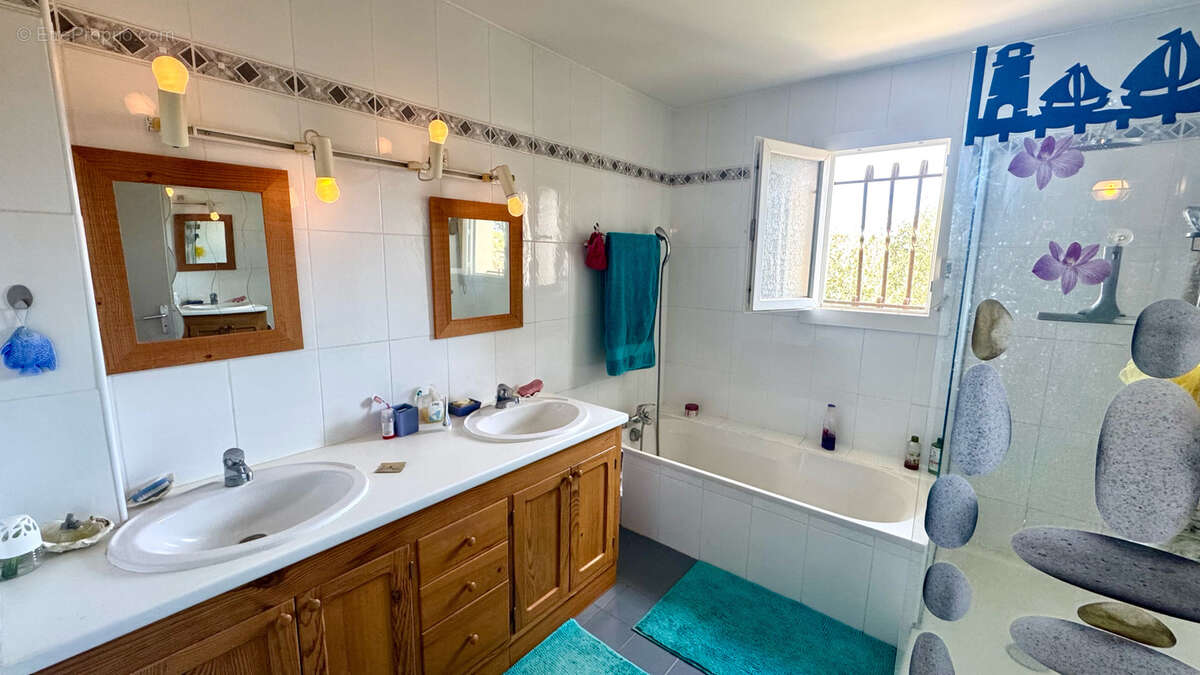 Maison à SAINT-CYPRIEN