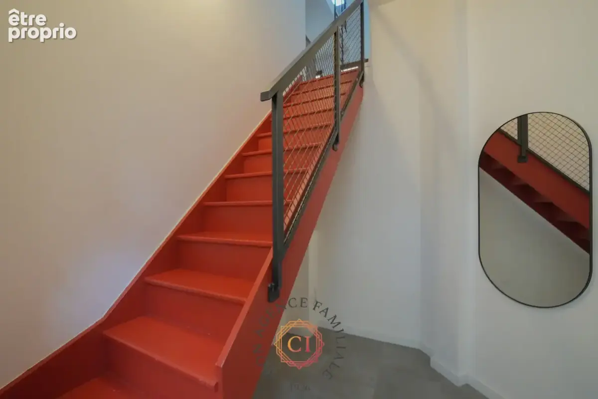 Appartement type Loft T5 à vendre RIOM centre historique - photo 2