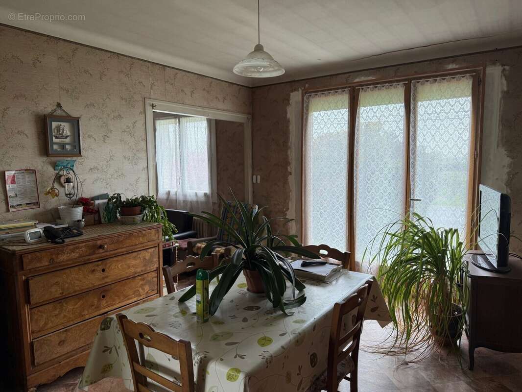 Maison à FOUGEROLLES